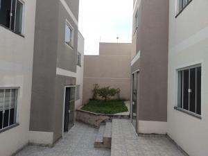 VENDA - APARTAMENTO - BAIRRO UVARANAS - EDIFÍCIO H. LEON 