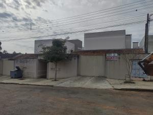 VENDA - APARTAMENTO - BAIRRO UVARANAS - EDIFÍCIO H. LEON 